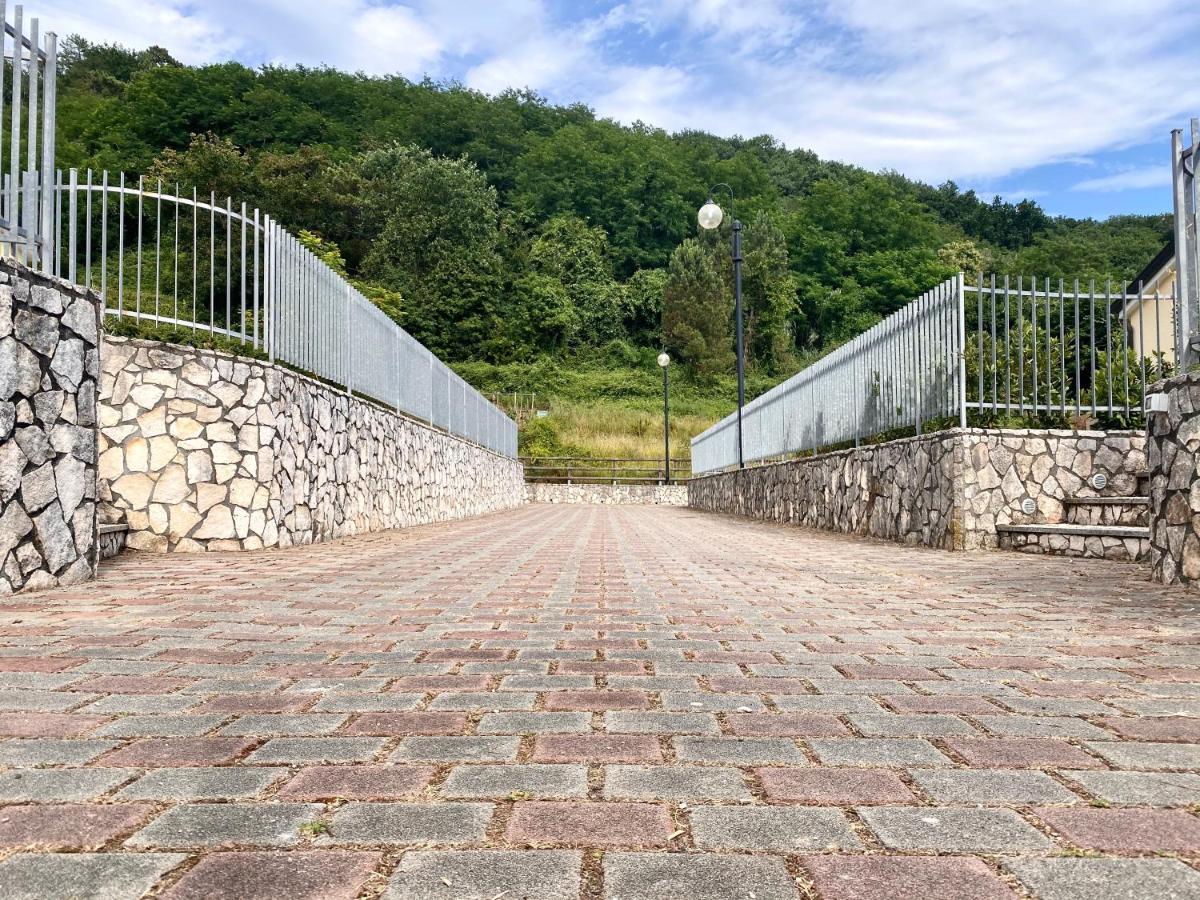 Le Village Сарцана Экстерьер фото